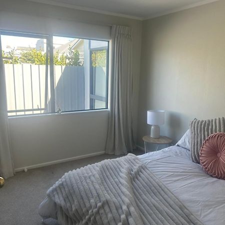 Raceway Getaway Villa New Plymouth Exterior photo